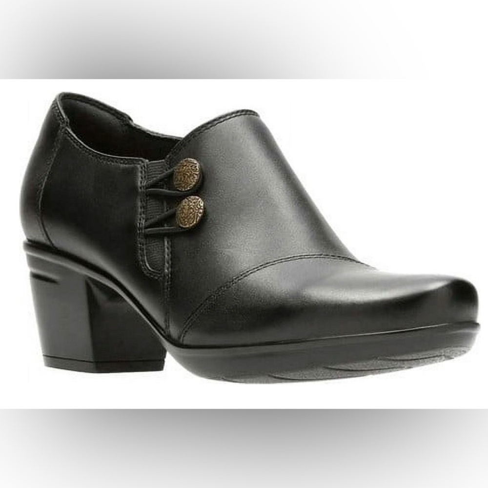 NIB - Clarks Emslie Warren Leather Shooties. Black, Size 8W, 2” Heel.